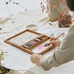 Artist’s Paintbox Box 180×1260×40mm, Coloring pages 205×275×2mm, Pignment stick 10×40mm (diameter×height)